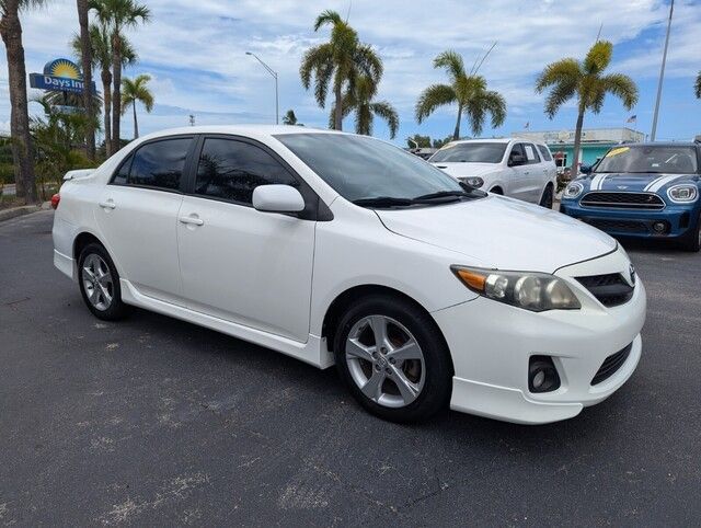 2013 Toyota Corolla S photo 7