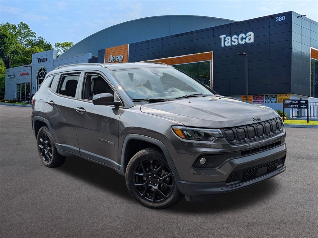 Used 2022 Gray Jeep Altitude image 1