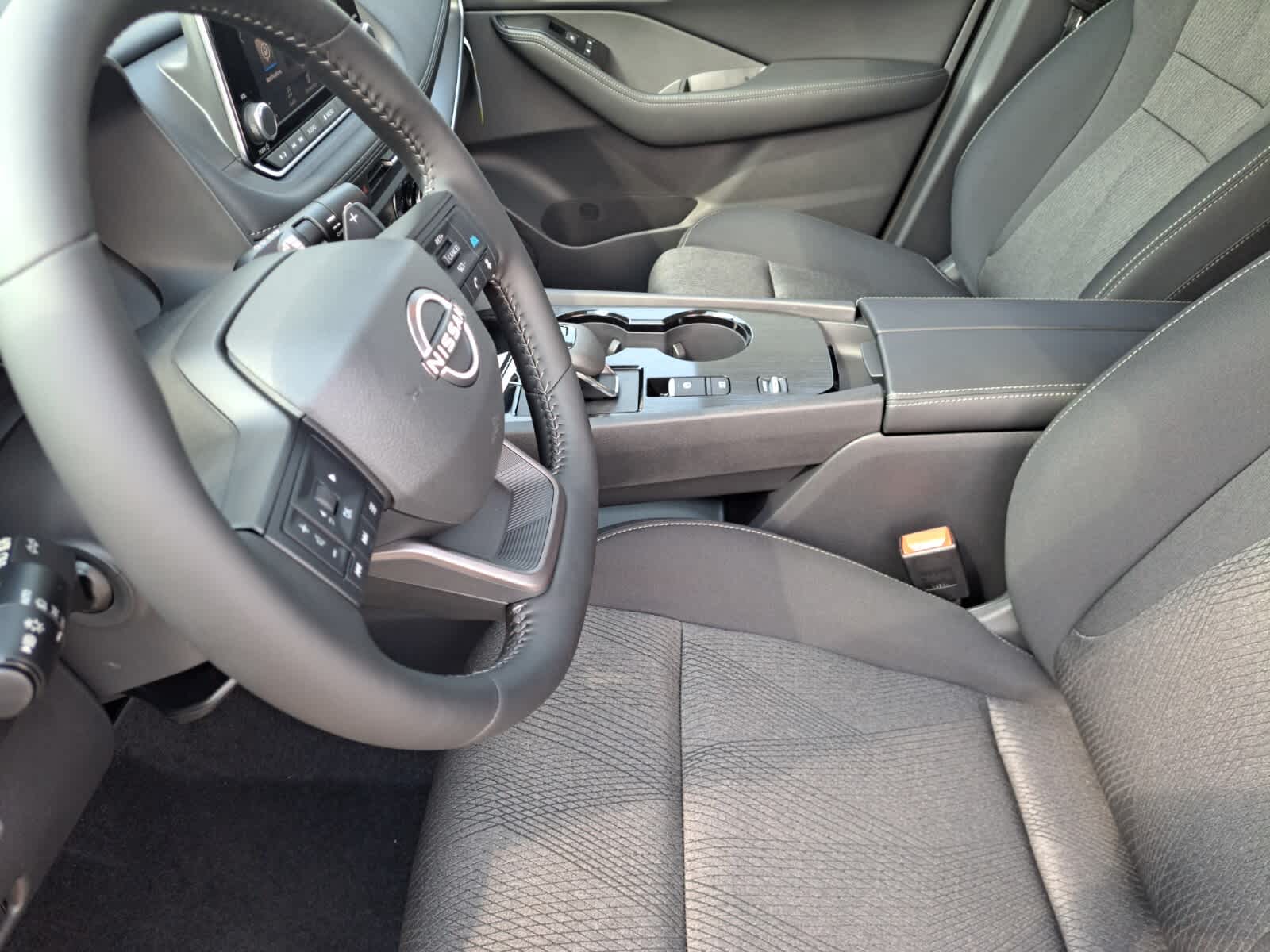 2026 Nissan Rogue SV photo 14