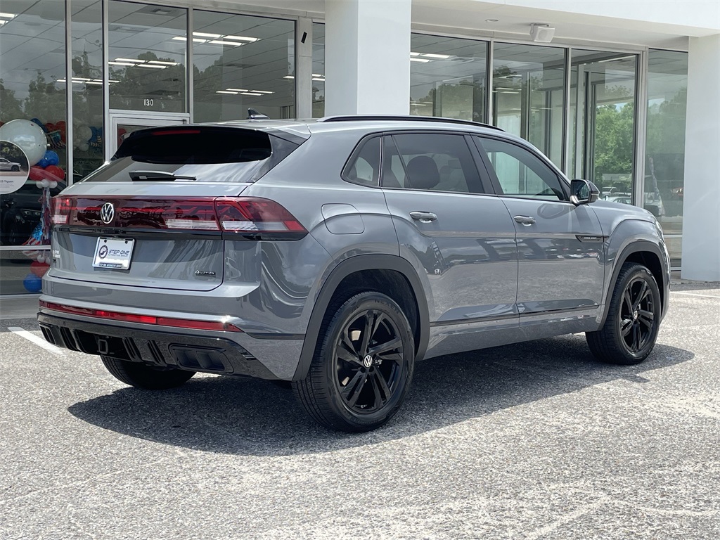 2025 Volkswagen Atlas Cross Sport SEL R-Line photo 4
