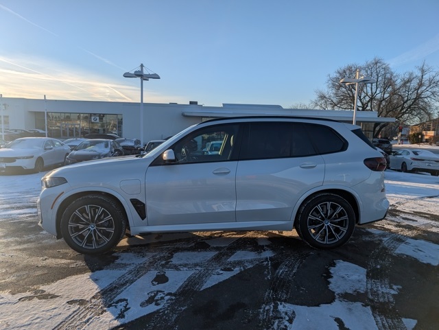 2024 BMW X5 50e's photo