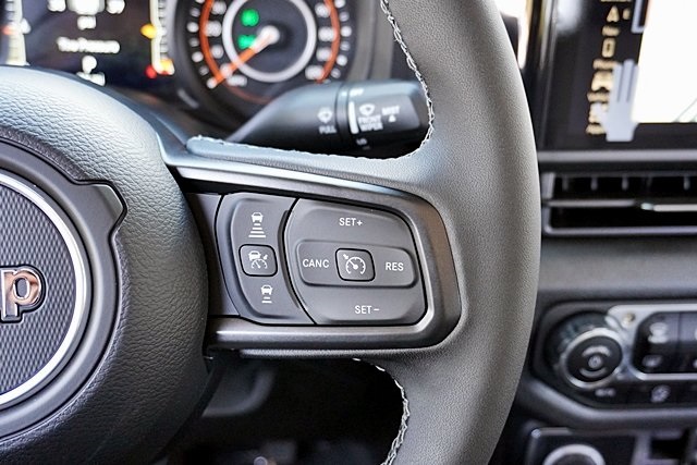 New 2025 Anvil Clear-Coat Exterior Paint Jeep Sport image 43