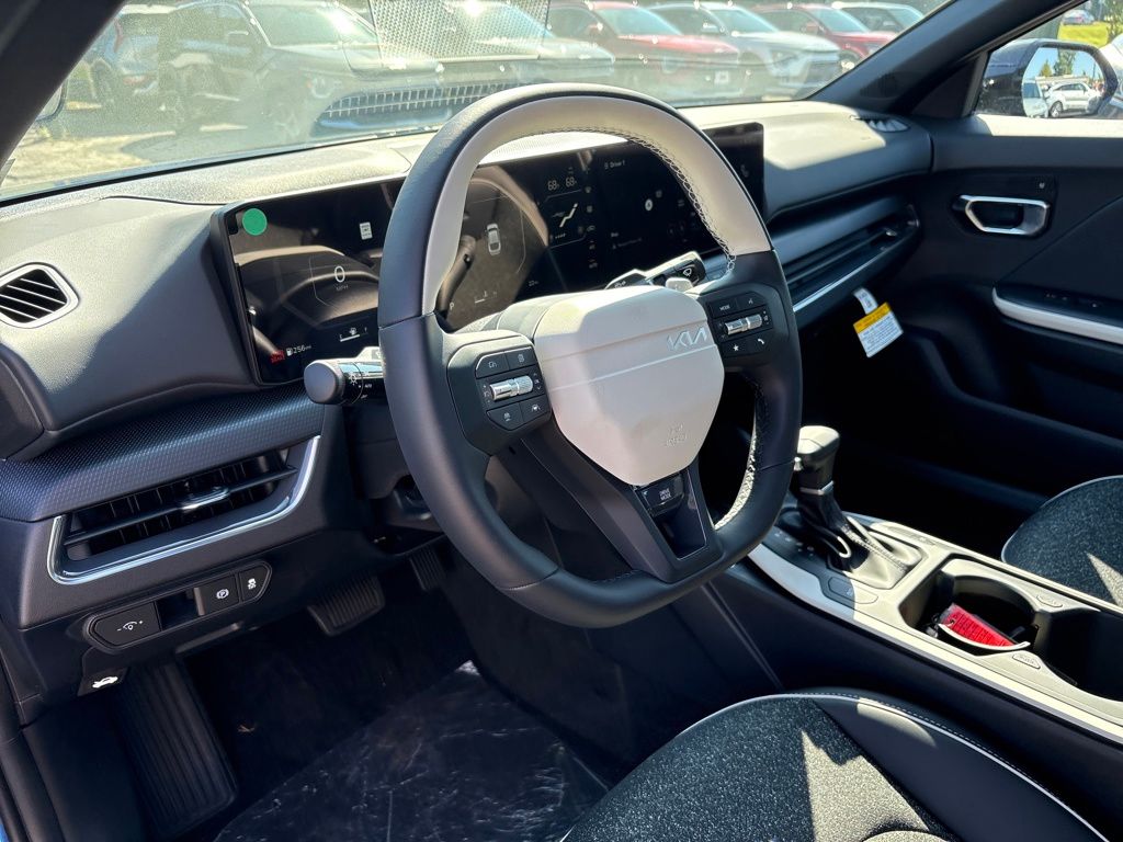 2025 Kia K4 GT-Line photo 13