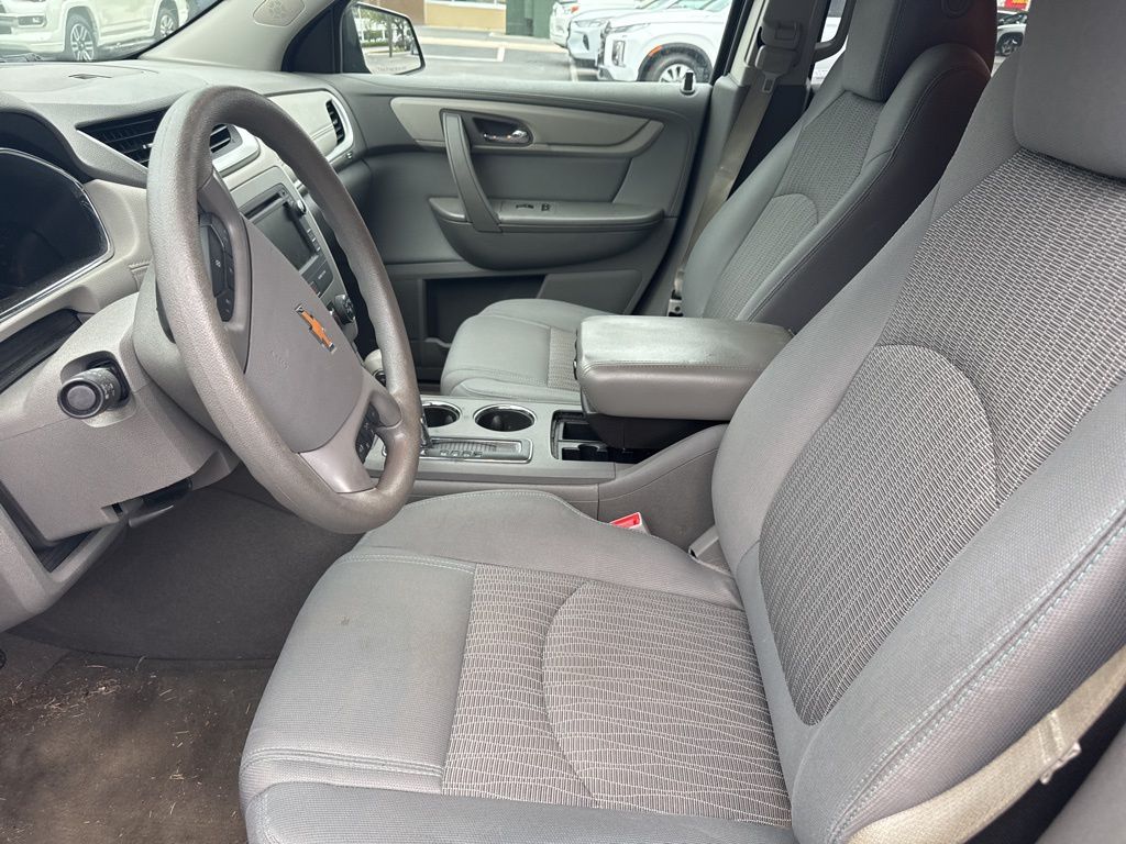 2017 Chevrolet Traverse LS photo 5