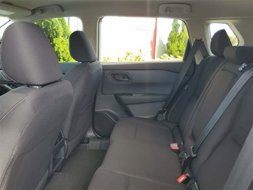 2025 Nissan Rogue S photo 11