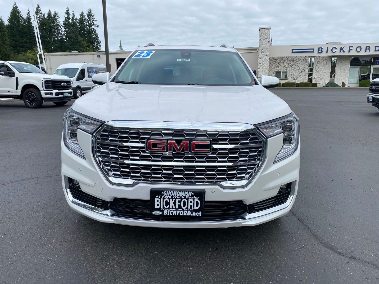 2023 Gmc Terrain Denali photo 2