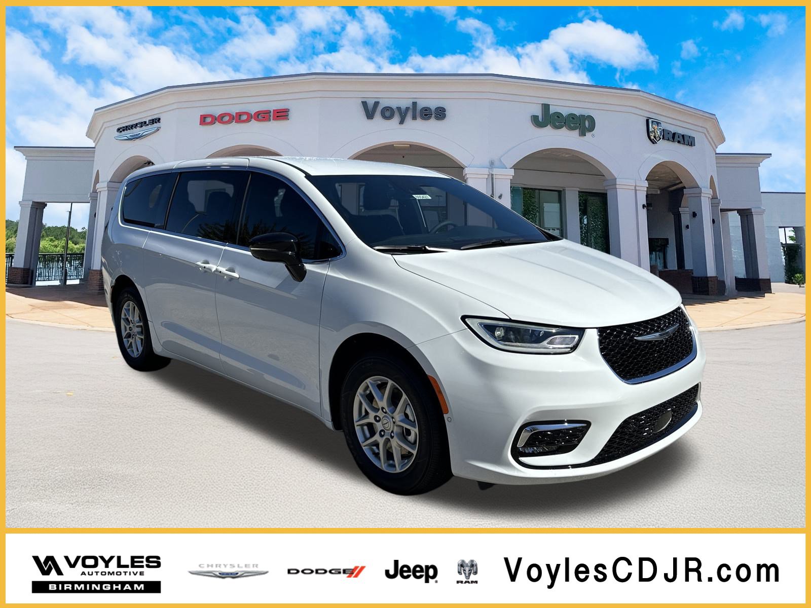 2026 Chrysler Pacifica Select's photo