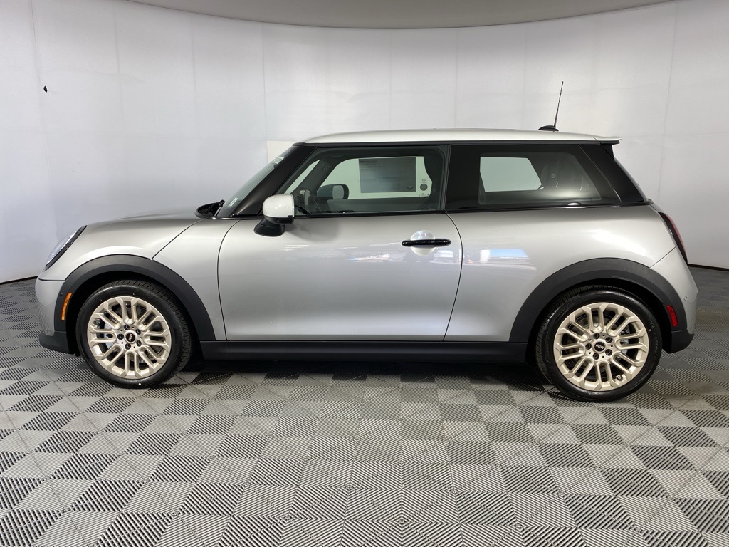 2026 Mini Cooper Hardtop S 2 Door Iconic photo 4