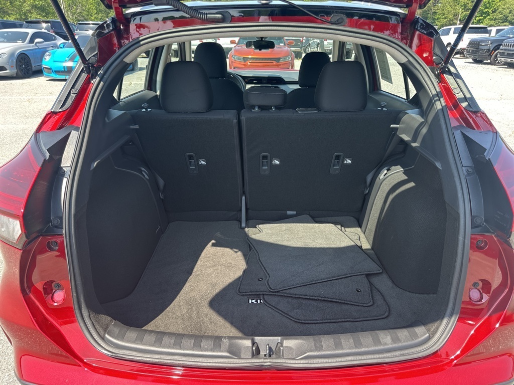 2023 Nissan Kicks SV photo 23