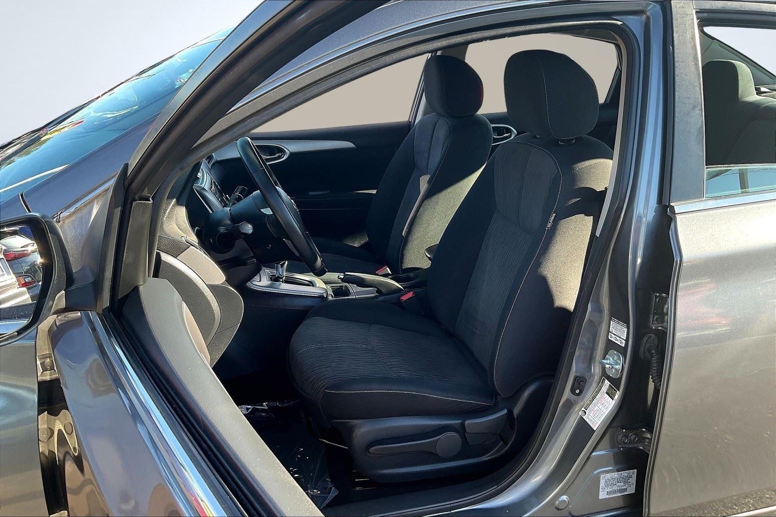 2015 Nissan Sentra SV photo 23