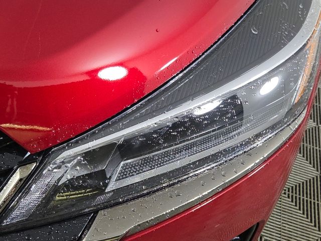 2023 Nissan Kicks SR photo 4