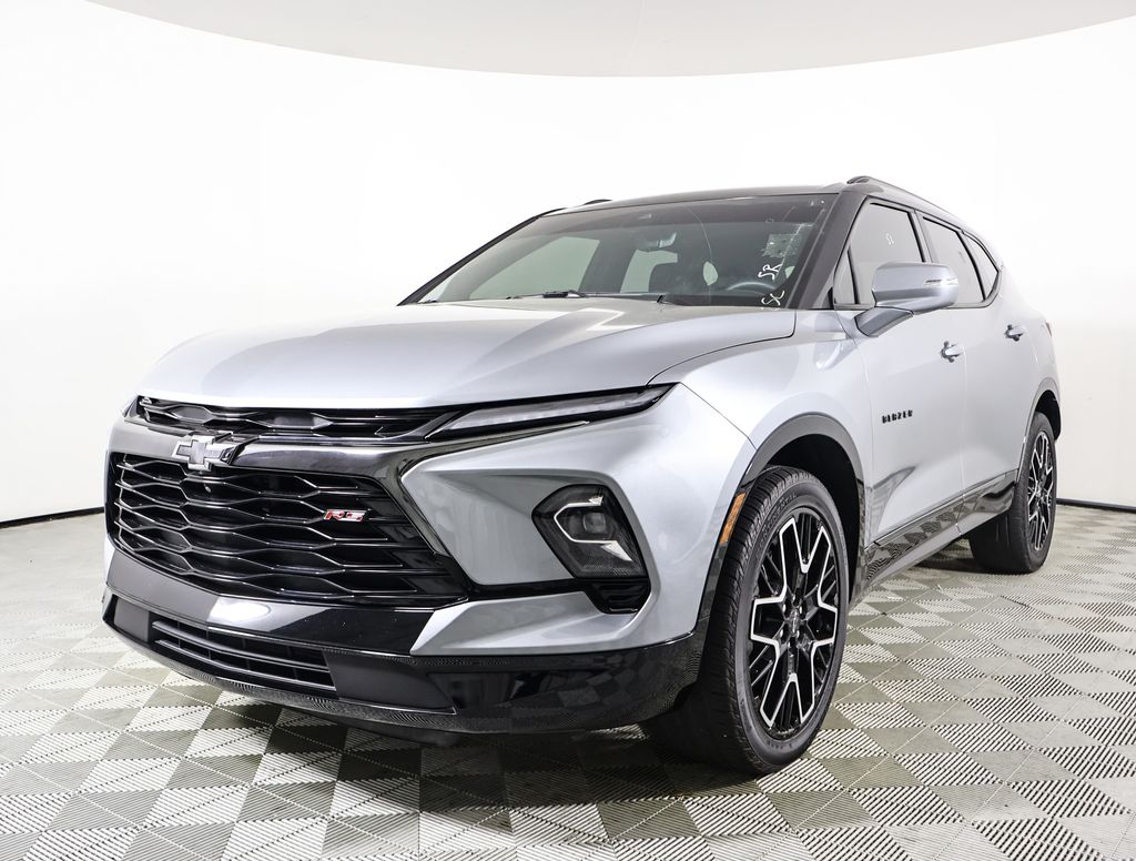 2024 Chevrolet Blazer RS photo 2
