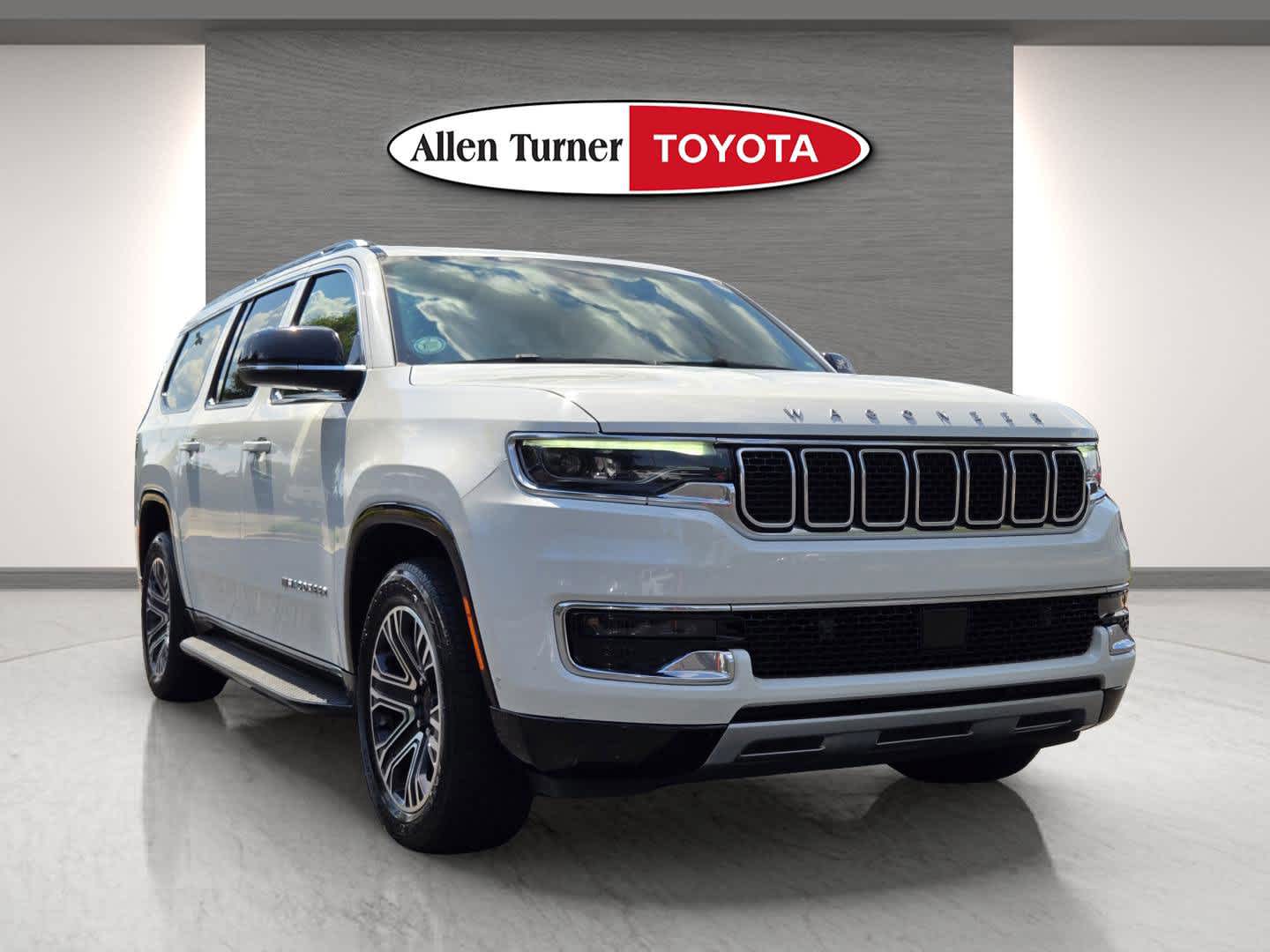 2024 Jeep Wagoneer L Series II photo 2