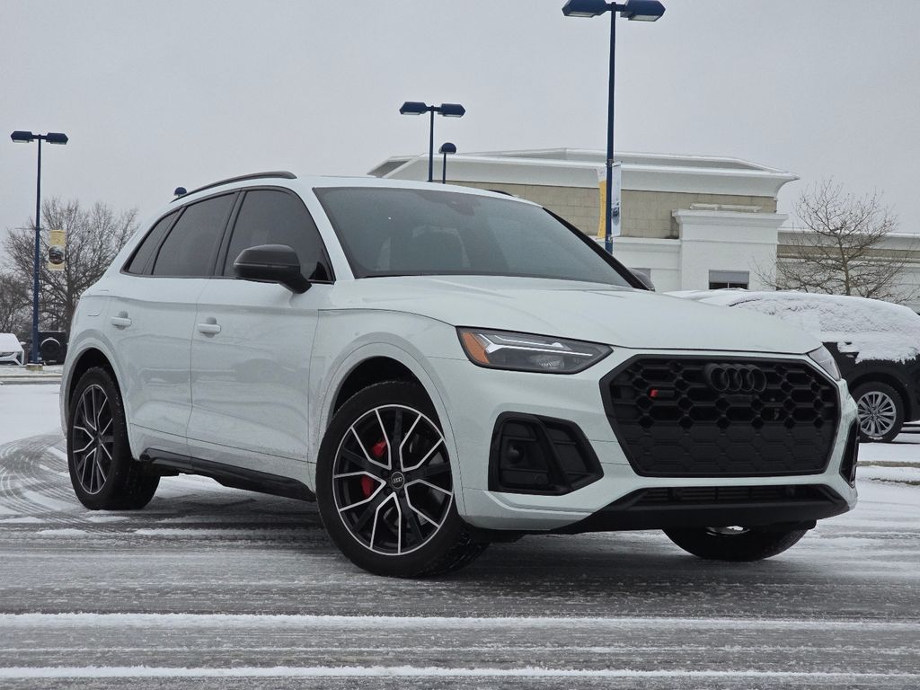 2024 Audi SQ5 Premium Plus's photo