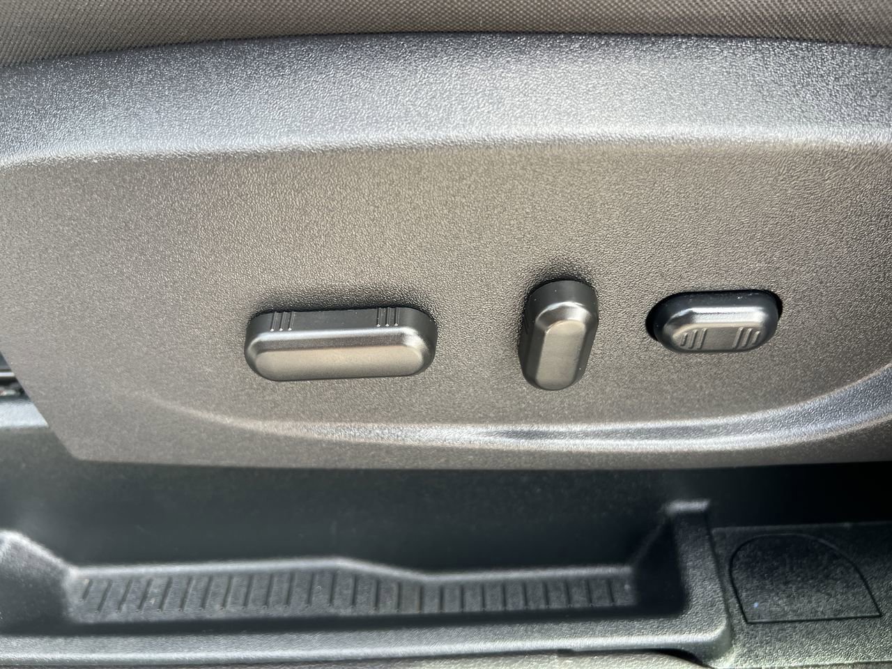 2017 Ford C-Max Hybrid SE photo 18