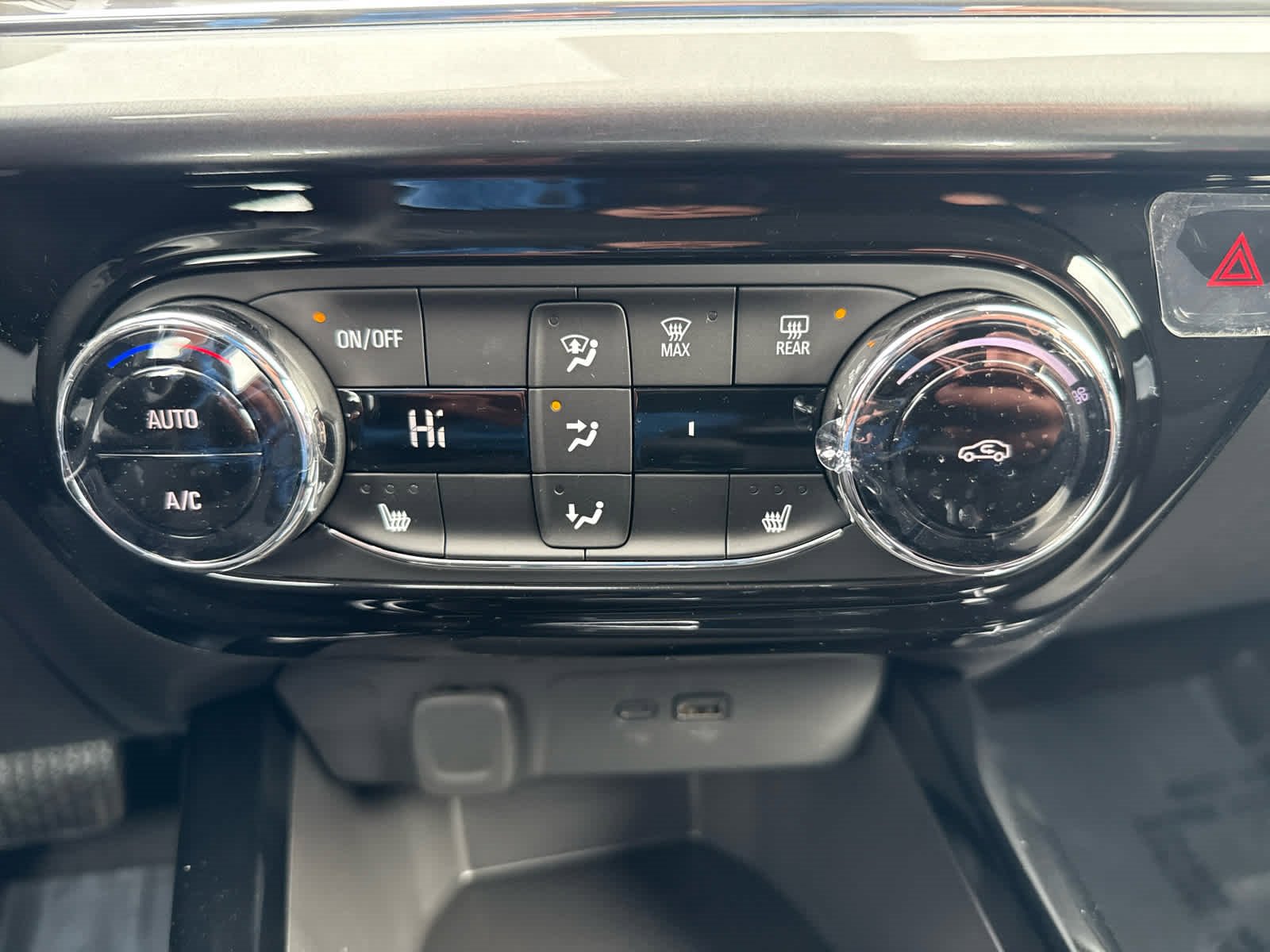 2025 Chevrolet Trax LT photo 16