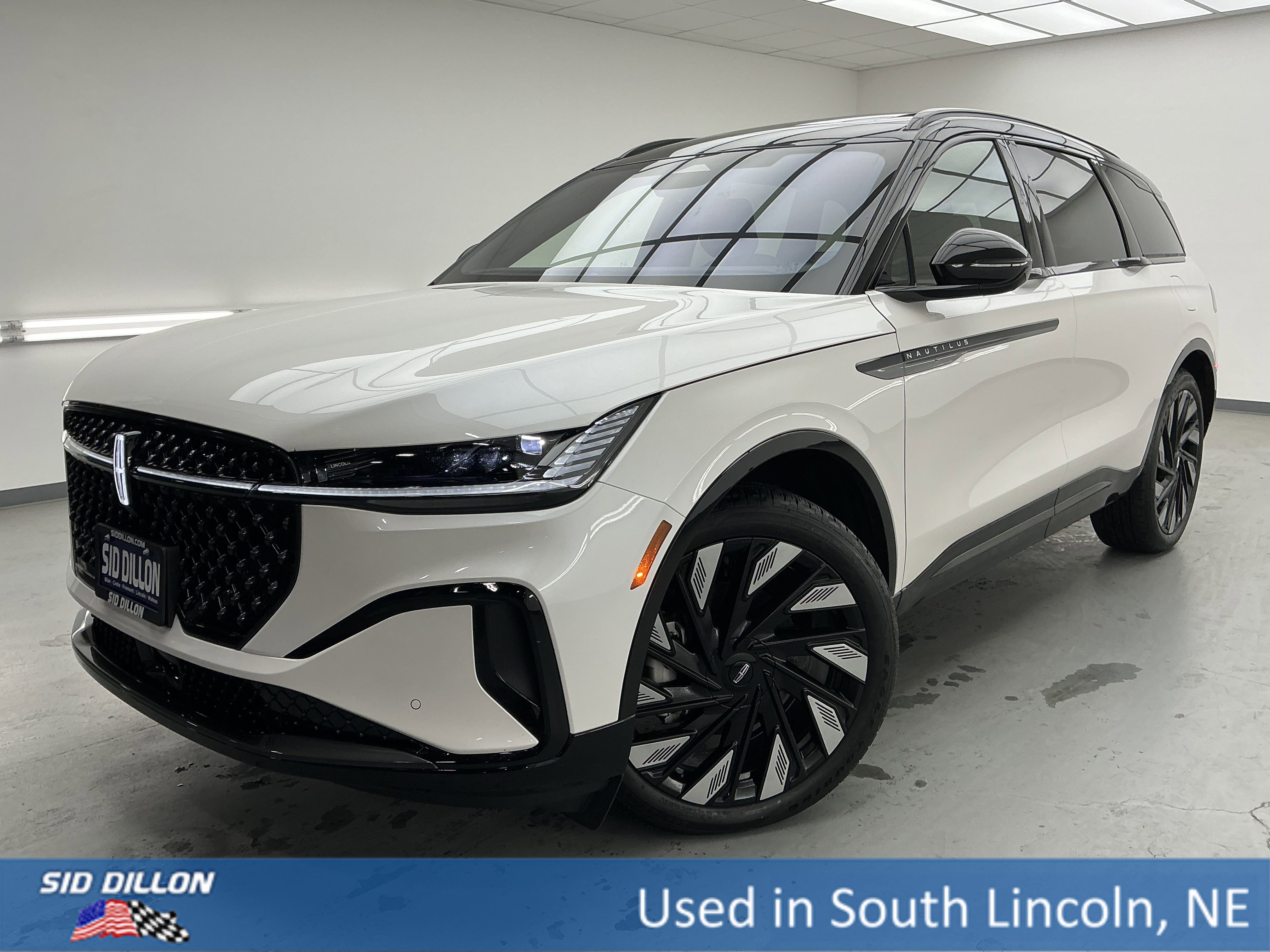 2025 Lincoln Nautilus Reserve's photo