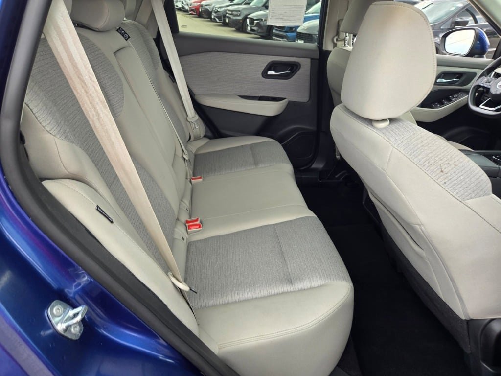 2021 Nissan Rogue SV photo 7