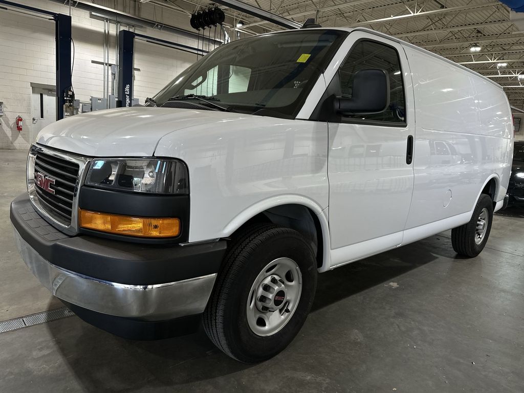2024 Gmc Savana 2500 Cargo photo 2
