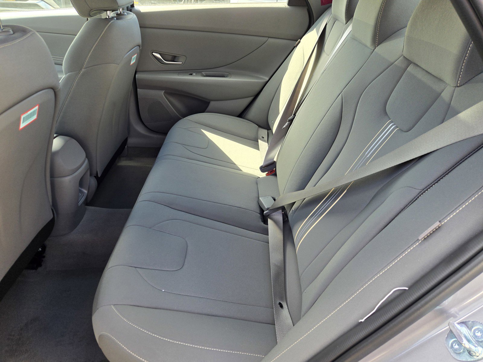 2025 Hyundai Elantra Hybrid SEL Sport photo 3