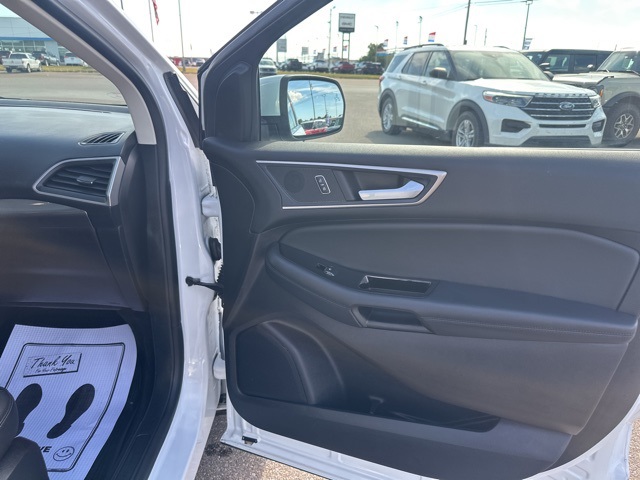 2019 Ford Edge SEL photo 9