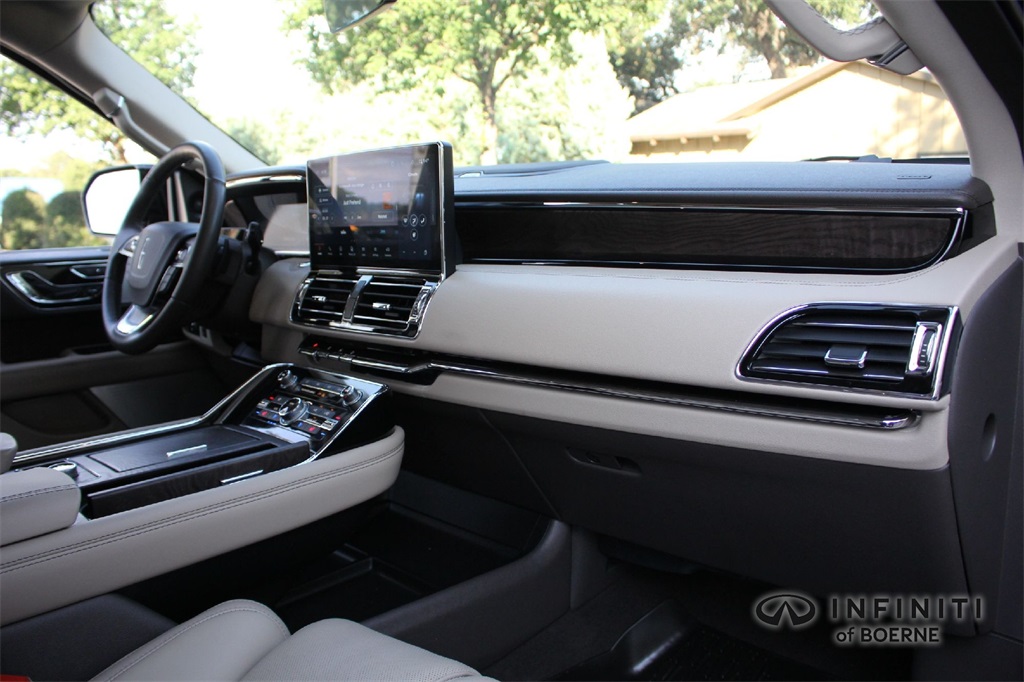 2024 Lincoln Navigator Reserve photo 20