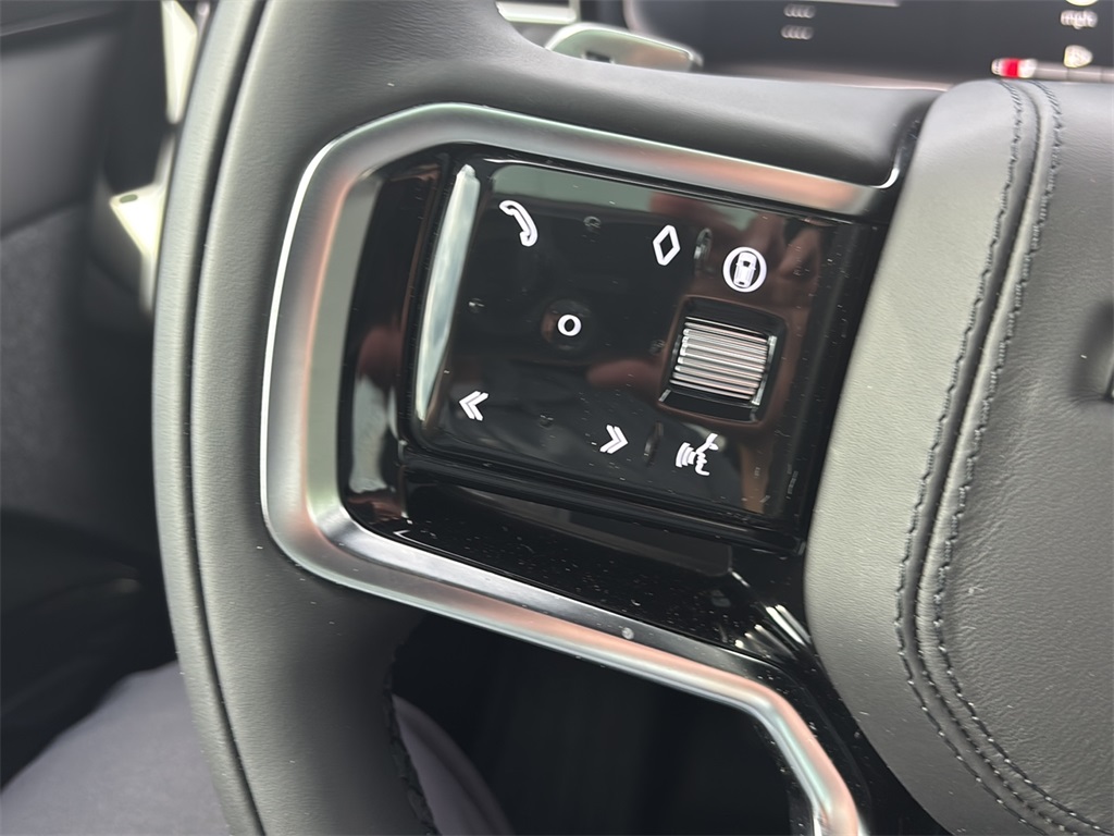 2025 Land Rover Range Rover Sport SE photo 17