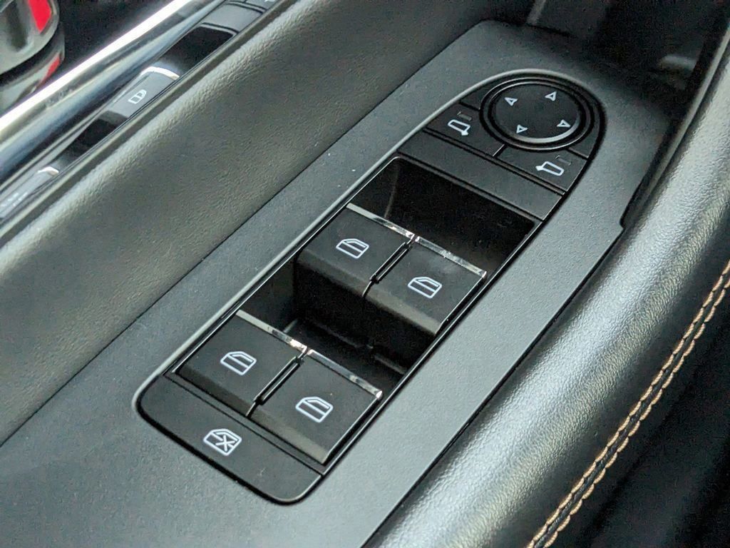 2025 Mazda CX-90 Plug-in Hybrid Preferred photo 25