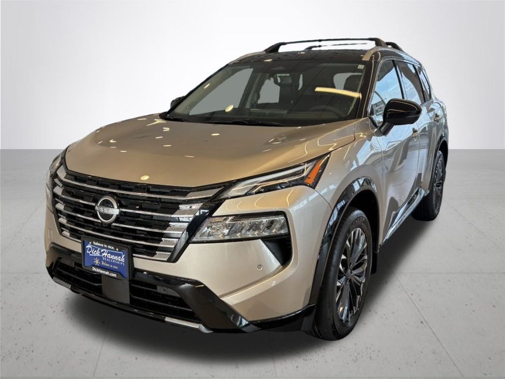 2026 Nissan Rogue Platinum photo 2