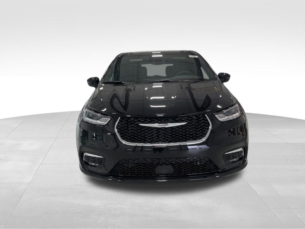 2025 Chrysler Pacifica photo 6
