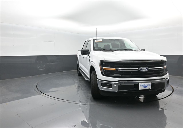 2024 Ford F-150 XLT photo 2