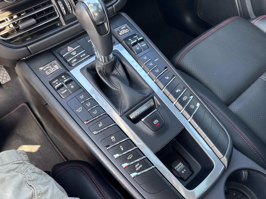 2021 Porsche Macan GTS photo 22