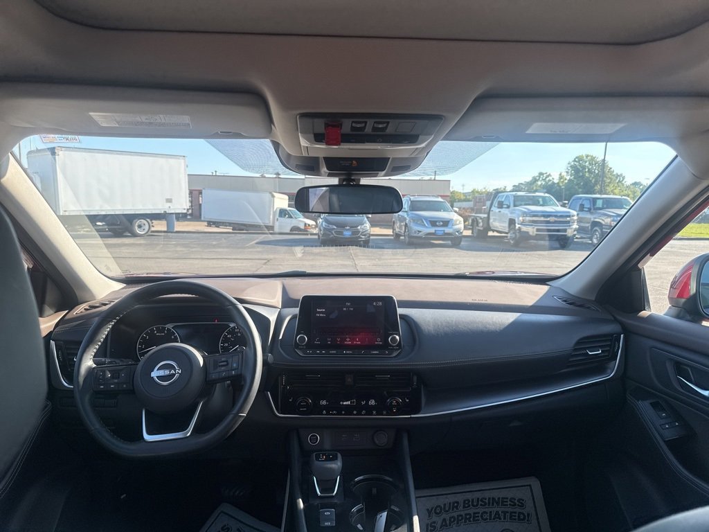 2022 Nissan Rogue SV photo 16