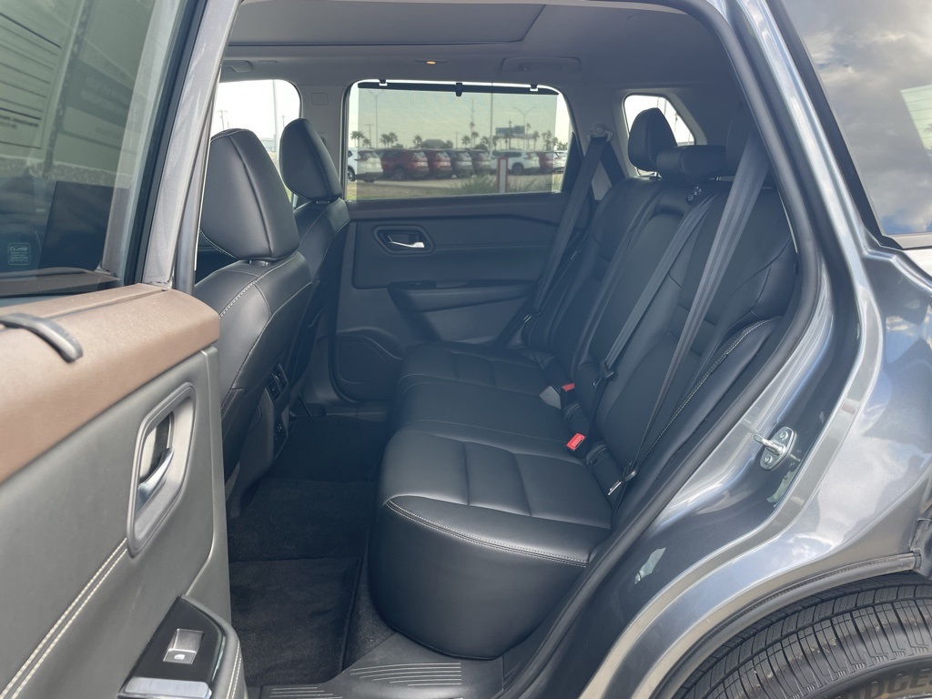 2023 Nissan Rogue SL photo 19