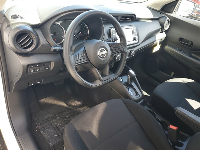 2025 Nissan Kicks Play S photo 10