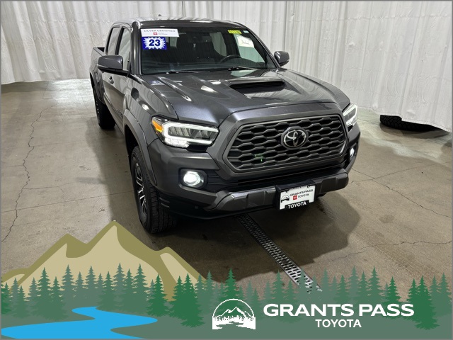 2023 Toyota Tacoma TRD Sport's photo