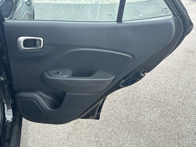 2025 Hyundai Venue SE photo 14