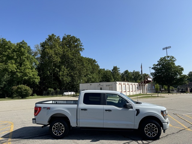 2023 Ford F-150 XL photo 3