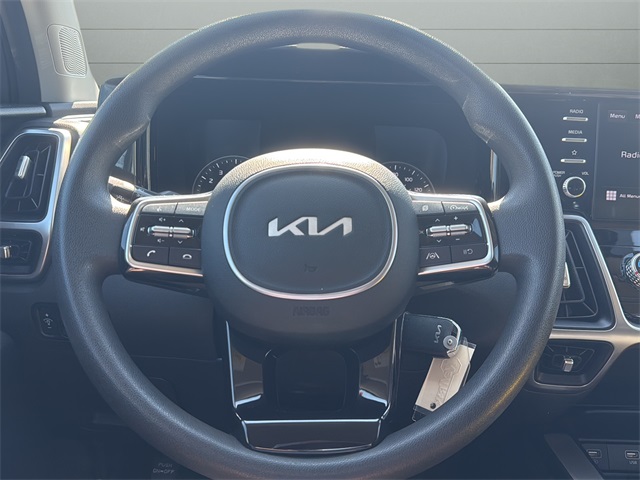 2023 Kia Sorento LX photo 22