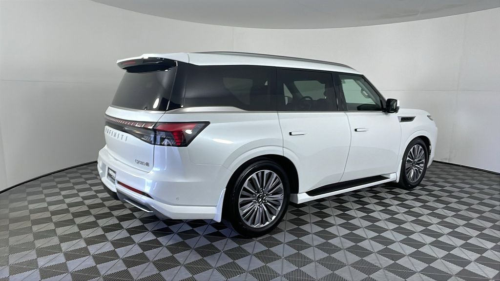 2025 Infiniti QX80 Luxe photo 3