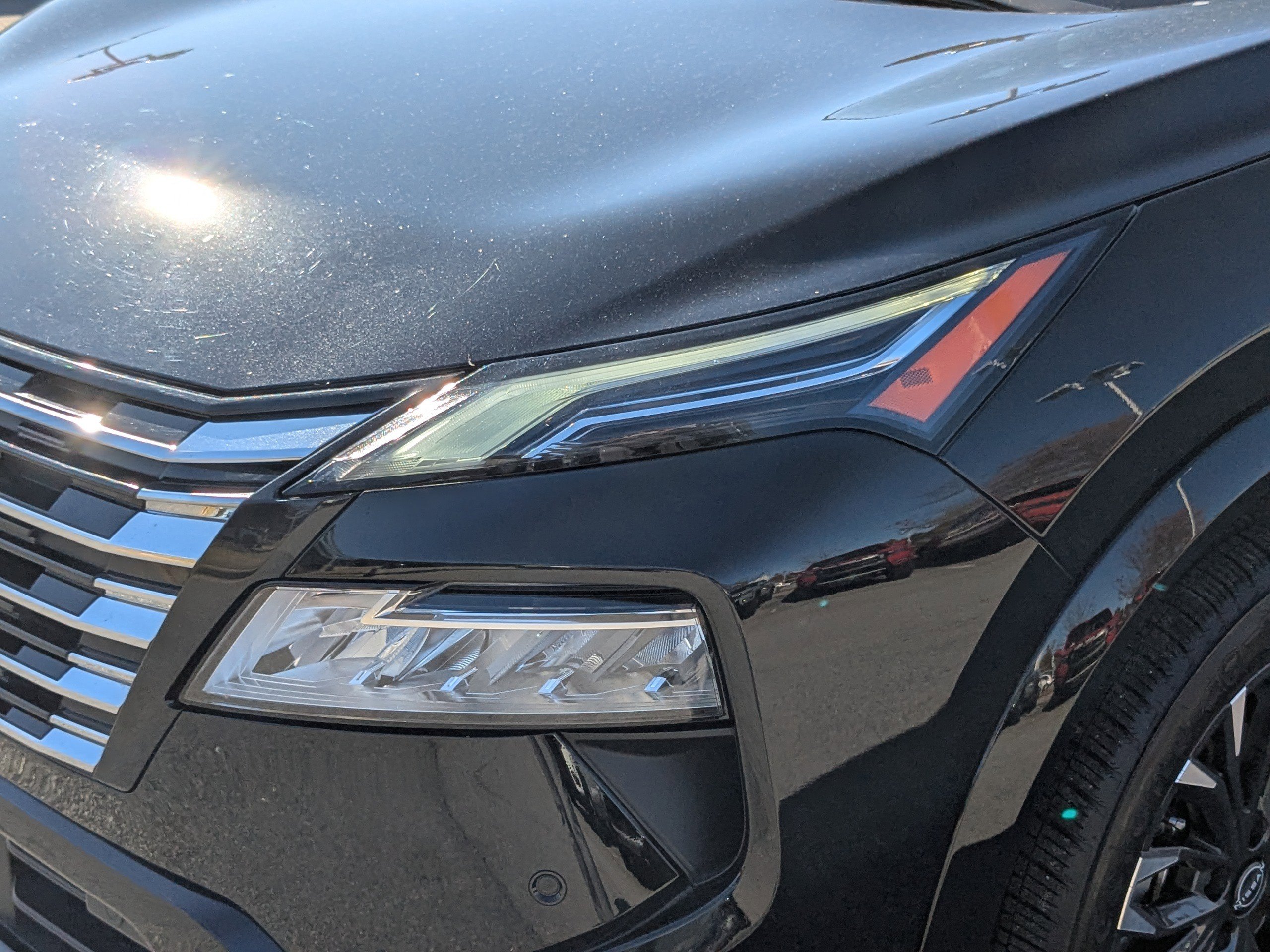 2024 Nissan Rogue Platinum photo 3