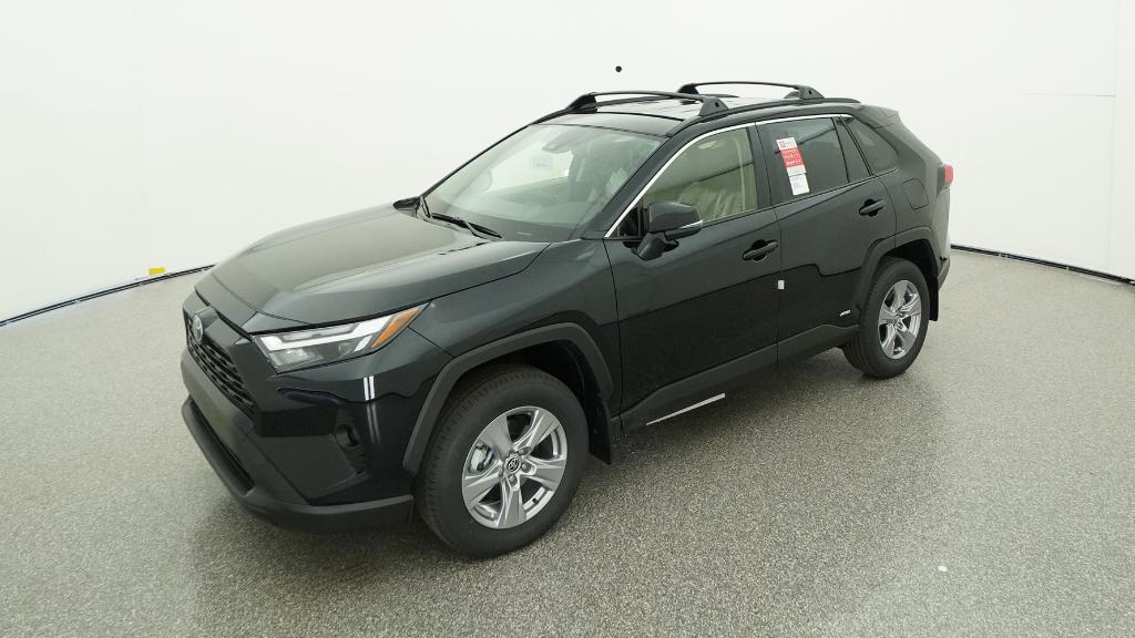 2025 Toyota RAV4 XLE's photo
