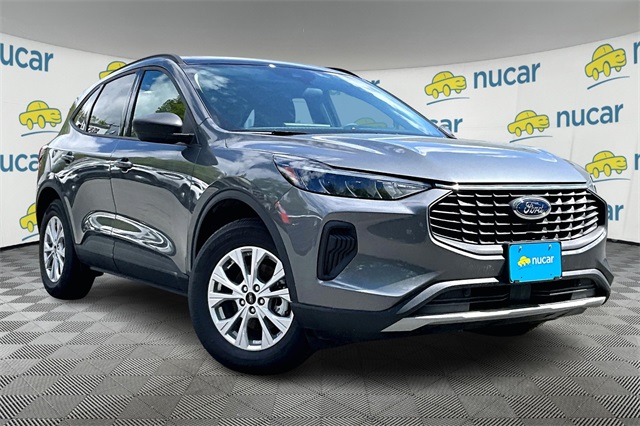 New 2025 Carbonized Gray Metallic Ford Active image 1