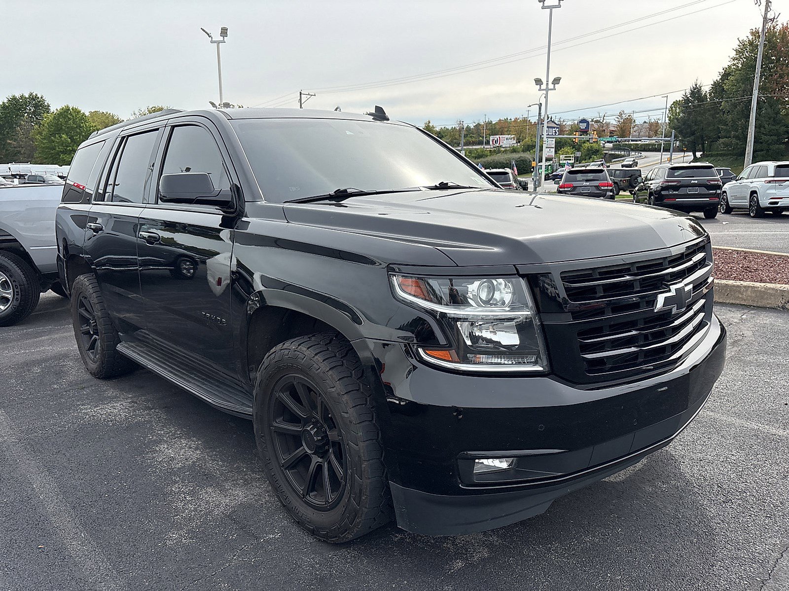 2019 Chevrolet Tahoe LT photo 3