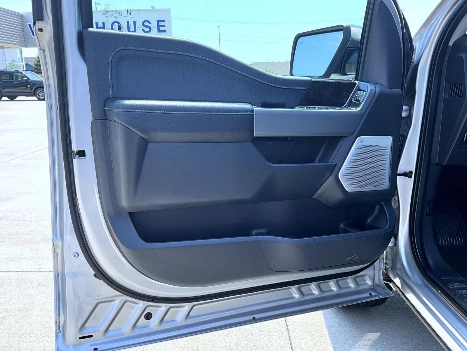 2022 Ford F-150 Lariat photo 9