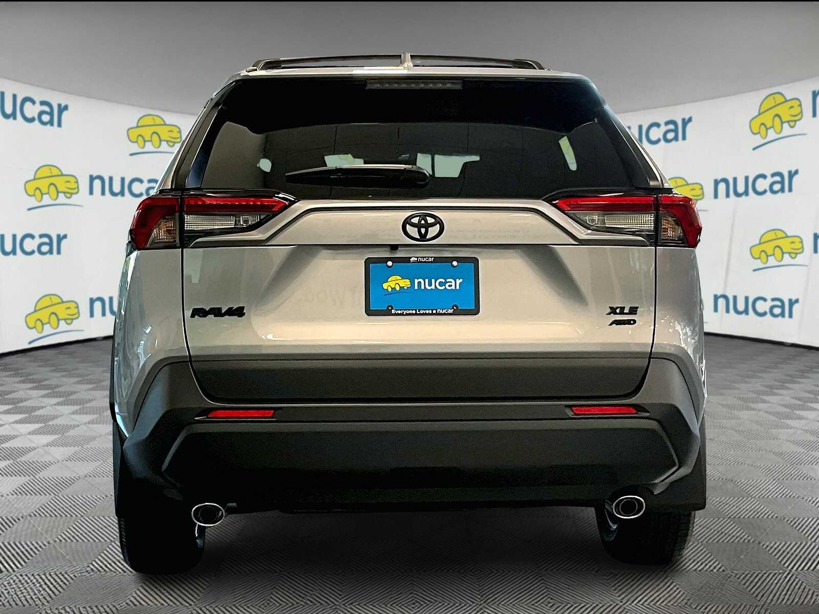 2025 Toyota RAV4 XLE photo 2