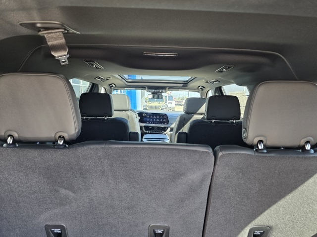 2026 Chevrolet Suburban Z71 photo 26