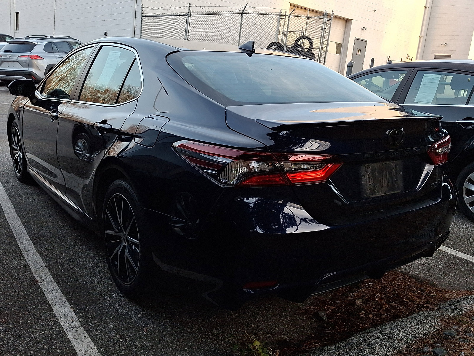 2021 Toyota Camry SE photo 2