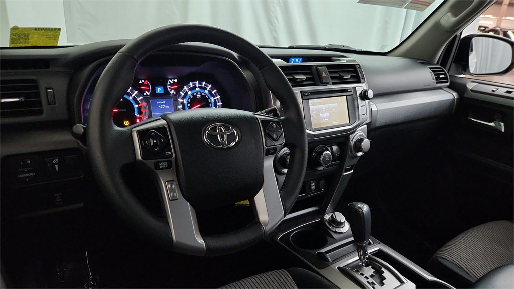 2019 Toyota 4Runner SR5 photo 15