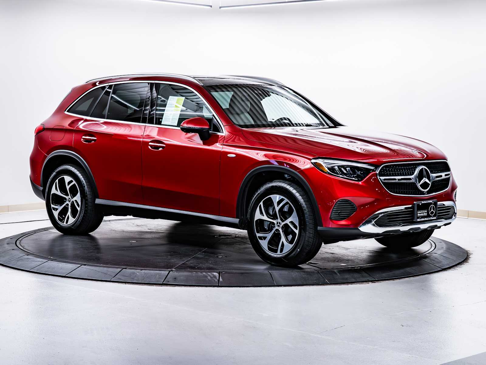 2025 Mercedes-Benz GLC Base's photo